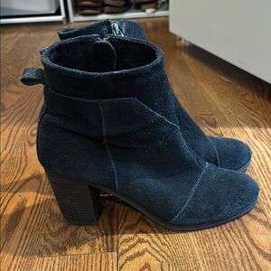 TOMS Black Heeled Boots with Suede Finish and Side Zipper